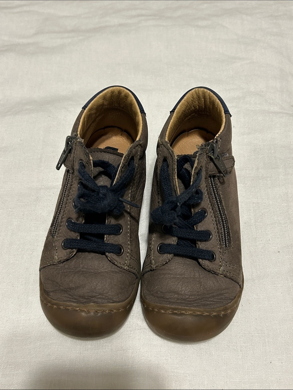 Boot Leather Kids Brown Leather Casual Sneakers with Side Zippers, Sz.8.